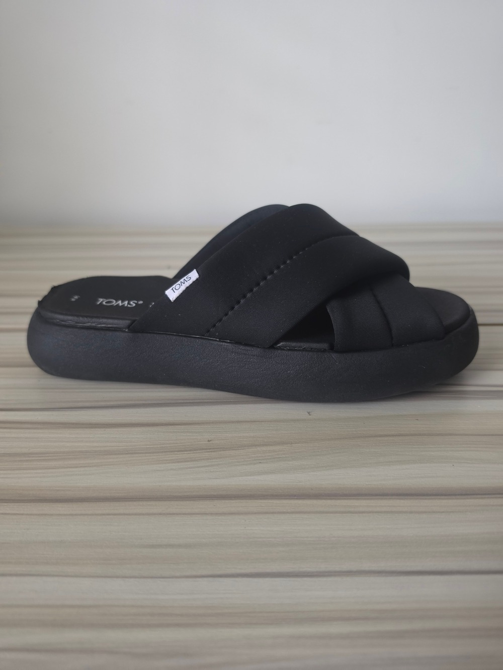 Toms Black Crossed-Strap Slide Sandals Size 8 - Picture 2 of 9